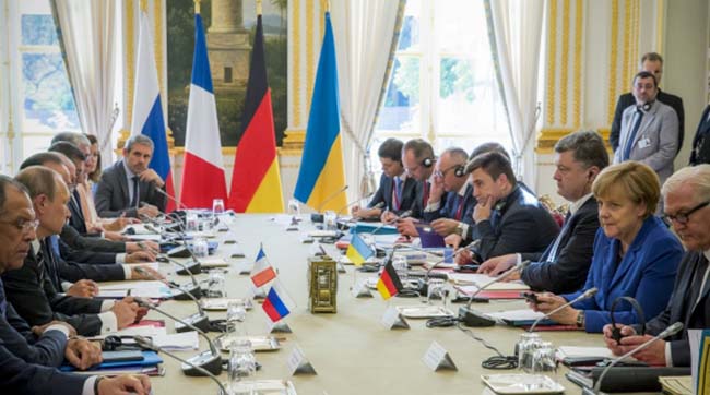 У Парижі домовилися про виведення іноземних військ з України і відновлення кордону