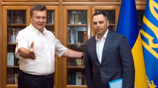 ЕС снимает санкции с Портнова и еще 2-х соратников януковича