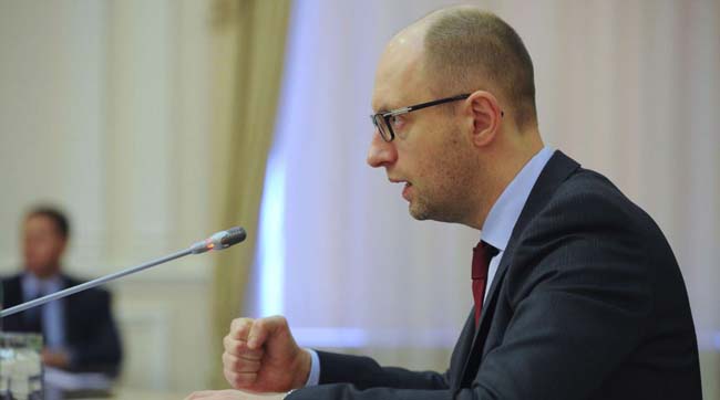 Двусторонние переговоры между Украиной и Россией пока невозможны - Яценюк