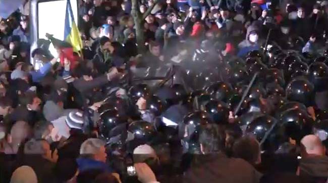 Влада витягла свого козирного туза: кримінальне провадження за протести біля Кабміну