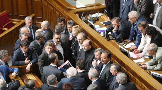 Опозиція четвертий день вимагає притягнути до кримінальної відповідальності осіб, які фізично знущались над Тимошенко