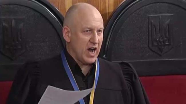 Верховна Рада позбавила суддю Бурбелу посади судді