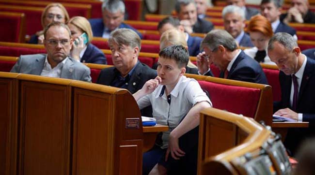 Савченко и Шухевич заблокировали судебную реформу