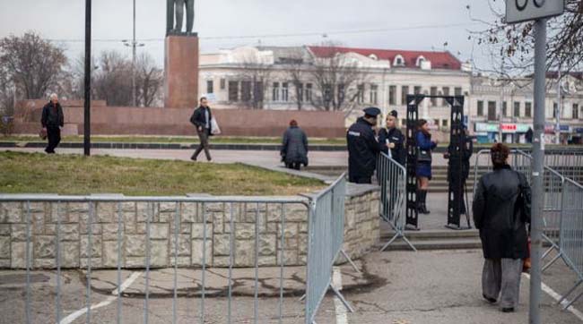 Права человека по-русски в Крыму: силовики, ОМОН и запрет собираться