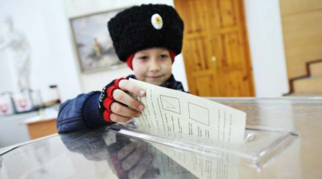 За приєднання до Росії проголосувала проросійська меншість кримчан
