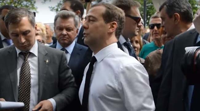 Российский комик Семен Слепаков перепел слова Медведева, произнесенные в Крыму: «Результаты есть, а денег нет»