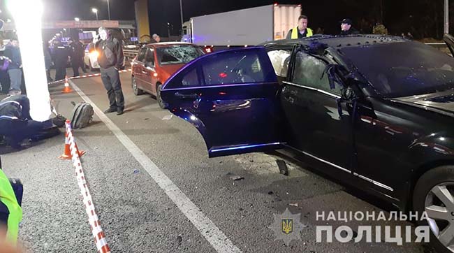 ​Столичні поліцейські з'ясовують обставини вибуху автомобіля на Брест-Литовському шосе
