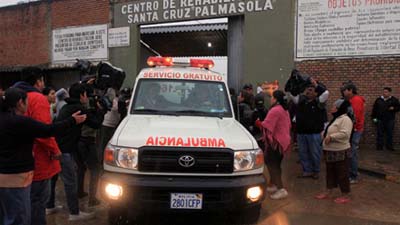 Взрыв газовых баллонов в боливийской тюрьме убил больше тридцати заключенных