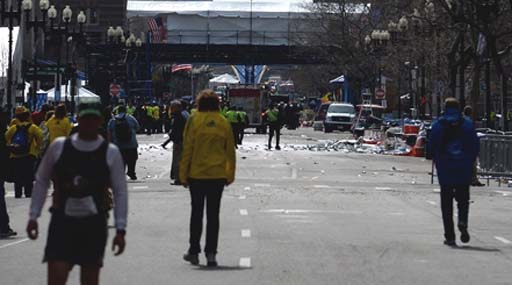 Обама пообещал разобраться со взрывами в Бостоне