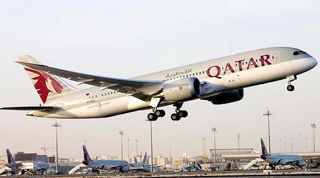 Літак Qatar Airways здійснив аварійну посадку