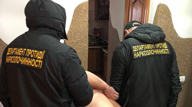 ​У Львівській області затримано двох вчителів, які займалися збутом наркотиків