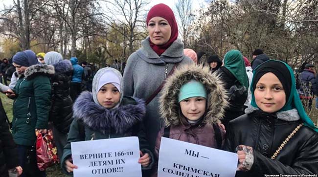 ​«Крымская солидарность» организовала флешмоб в поддержку задержанных