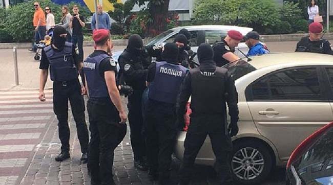 ​Поліція викрила злочинну групу, що здійснила розкрадання коштів українських підприємств
