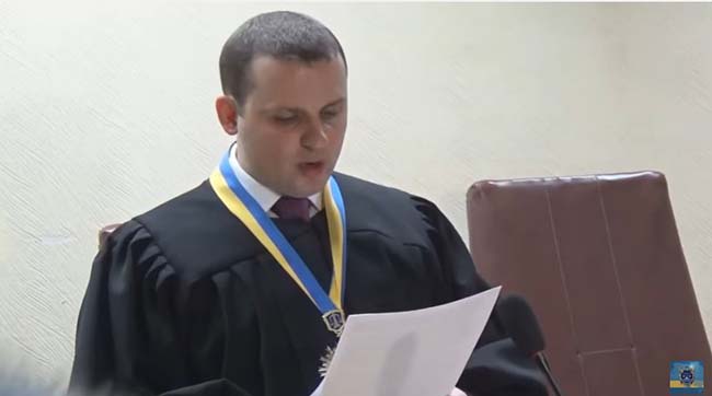Суд оголосив вирок екс-прокурору міста Краматорська та його подільникам