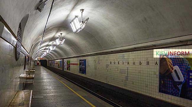 ​У київській підземці затримали «мандрівників», які незаконно проникли у тунель метрополітену