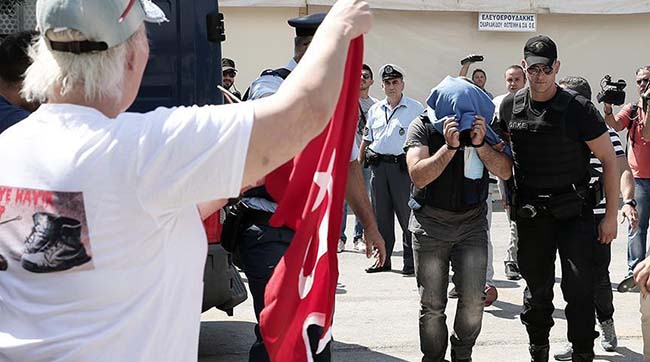 ​Апеляційний суд Афін ухвалив екстрадувати до Туреччини трьох путчистів