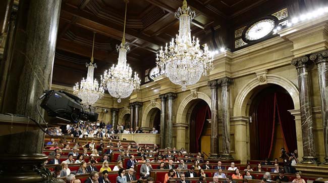​Мадрид забороняє референдум про незалежність Каталонії