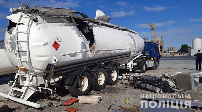 ​Правоохоронці встановлюють обставини вибуху автоцистерни під час проведення зварювальних робіт