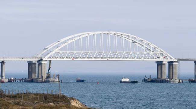 ​Ще є час сфотографуватися на Керченському мосту - литовський дипломат Лінас Лінкявічус натякнув на можливість руйнування кримського мосту