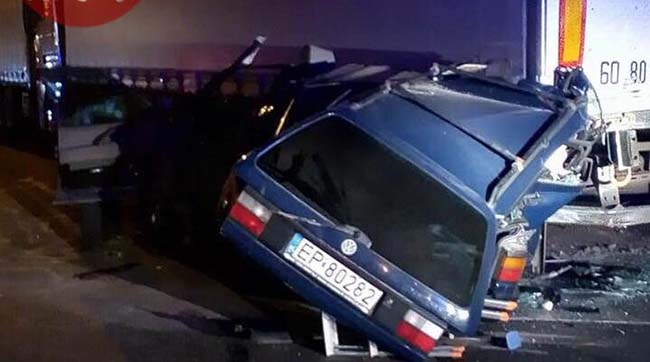 ​У Києві п’яний водій вбив свою дружину, залетівши під припарковану вантажівку