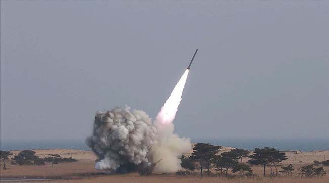 ​КНДР запустила балістичні ракети в бік Японського моря. Ракети летіли на висоті до 50 кілометрів