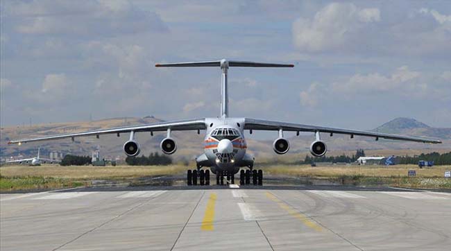 ​11-й літак з компонентами російського ЗРК С-400 приземлився в Анкарі