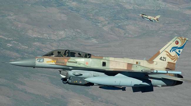 ​ВПС Ізраїлю завдали удару по авіабазі режиму Асада в Сирії. Чотири ракети досягли цілі