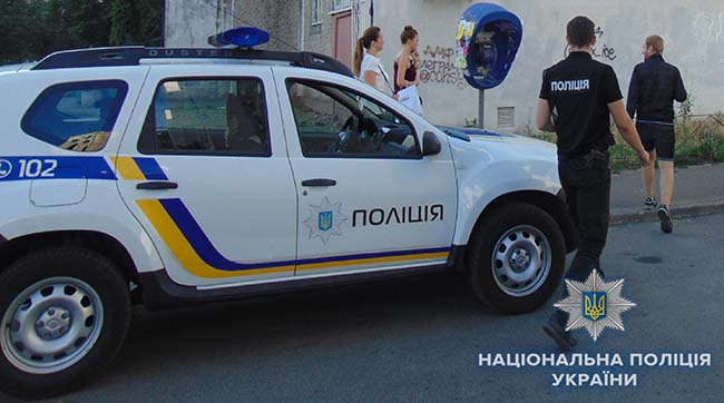 ​На столичній Дарниці затримали трійку автовикрадачів