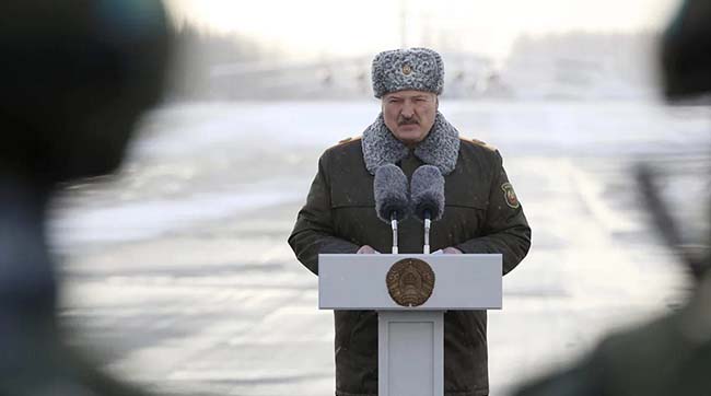 ​Лукашенко помогает россии идти на юг