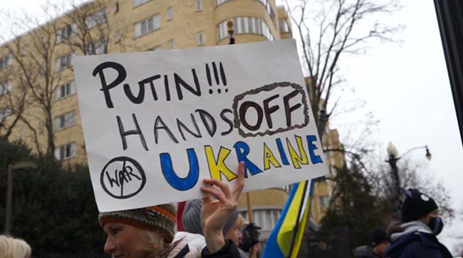 ​Активісти у США виходять на вулиці, щоб підтримати Україну і зупинити агресію москви