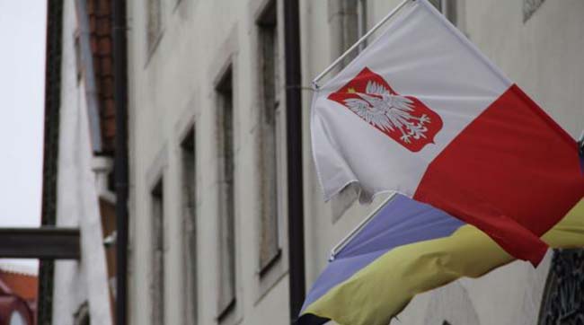​Посольство України - польські протестувальники не причетні до пошкодження автомобілів, які прямували в Україну