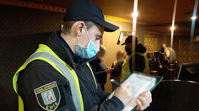 ​Правоохоронці протягом доби припинили діяльність трьох нелегальних гральних закладів у Києві