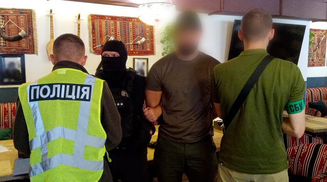 ​За 12 тисяч доларів переправляв призовників за кордон – в організації схеми підозрюється 35-річний киянин