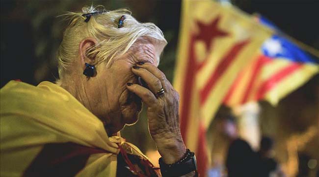 ​Влада Каталонії відклала проголошення незалежності