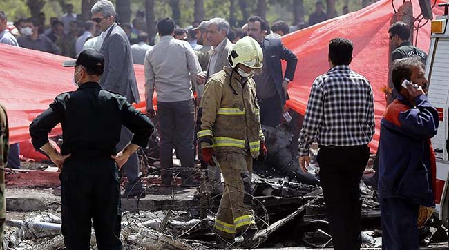 ​В Ірані розбився пасажирський літак, на борту якого перебували 65 пасажирів