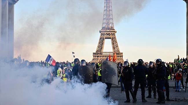 ​Проти поліцейських у Франції порушили 174 кримінальні справи