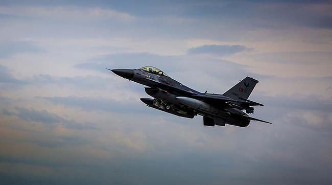 ​ВПС Туреччини завдали ударів по об'єктах PKK на півночі Іраку