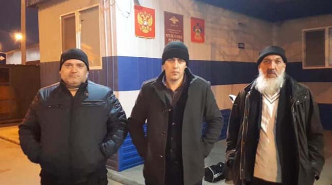 ​Очередная акция устрашения: российские оккупанты семь часов незаконно удерживали крымских татар без объяснения причин