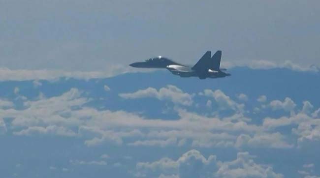 ​Тайвань заявляє, що китайські бойові літаки та кораблі проводять тренування нападу