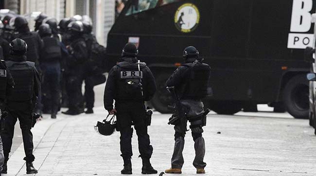 ​У Франції невідомий відкрив вогонь у ліцеї, кілька людей отримали поранення
