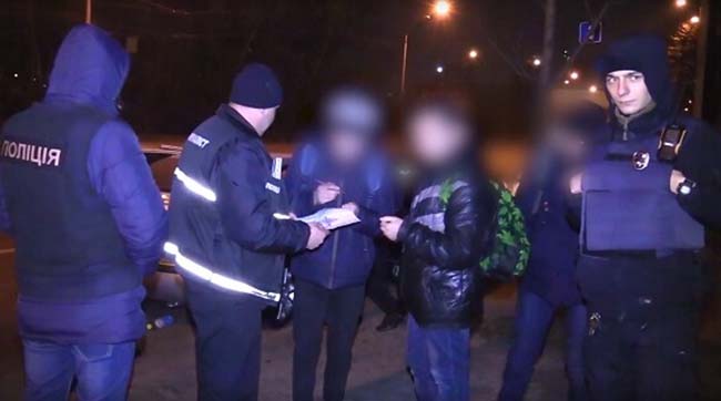 ​У Києві затримали групу викрадачів елітних автомобілів