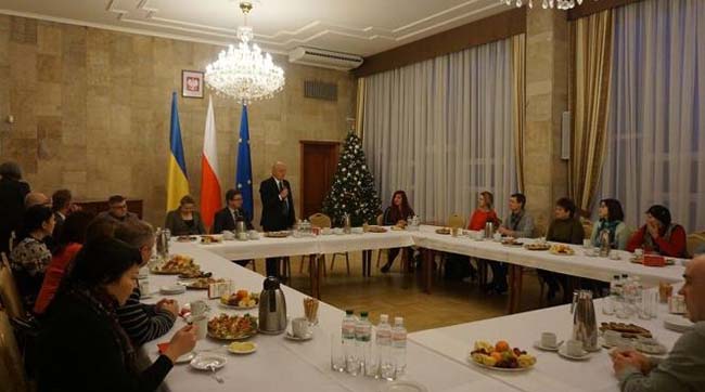 ​Посол Польщі в Україні пообіцяв сім'ям українських бранців можливість розповісти про трагічну долю своїх рідних на форумі ЄС