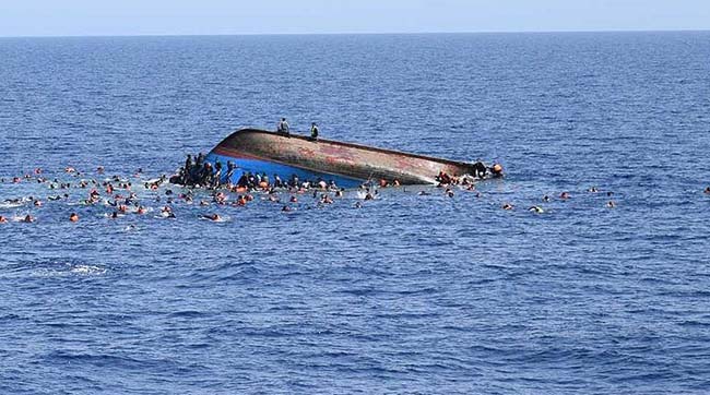 ​У Середземному морі затонуло судно з мігрантами, загинули 80 пасажирів
