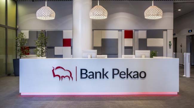 ​Польський банк нарахував серед своїх клієнтів понад 100 тисяч українців