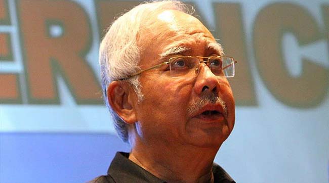 ​Екс-прем'єра Малайзії допитали у справі про корупцію