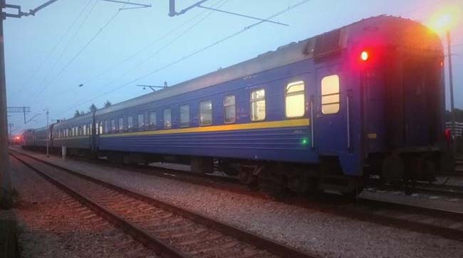 ​Польські прикордонники виявили контрабанду цигарок в українському потязі Одеса-Перемишль