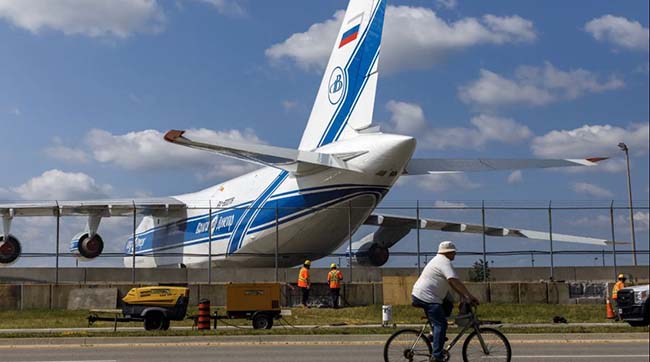 ​Канада збирається передати Україні заарештований російський літак Ан-124, якщо виграє судовий позов