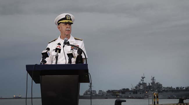 ​ВМС США ведуть слідство в справі зіткнення військового корабля з комерційним судном
