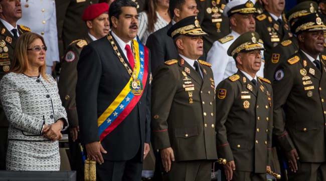 ​На президента Венесуели вчинили замах за допомогою дронів