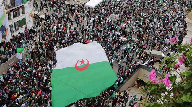 ​В Алжирі скасували вибори президента через відсутність кандидатів